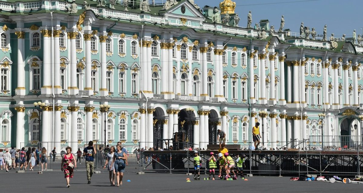 Две тысячи петербуржцев вышли на старт «Кросса нации» в Парголово без перекрытий дорог